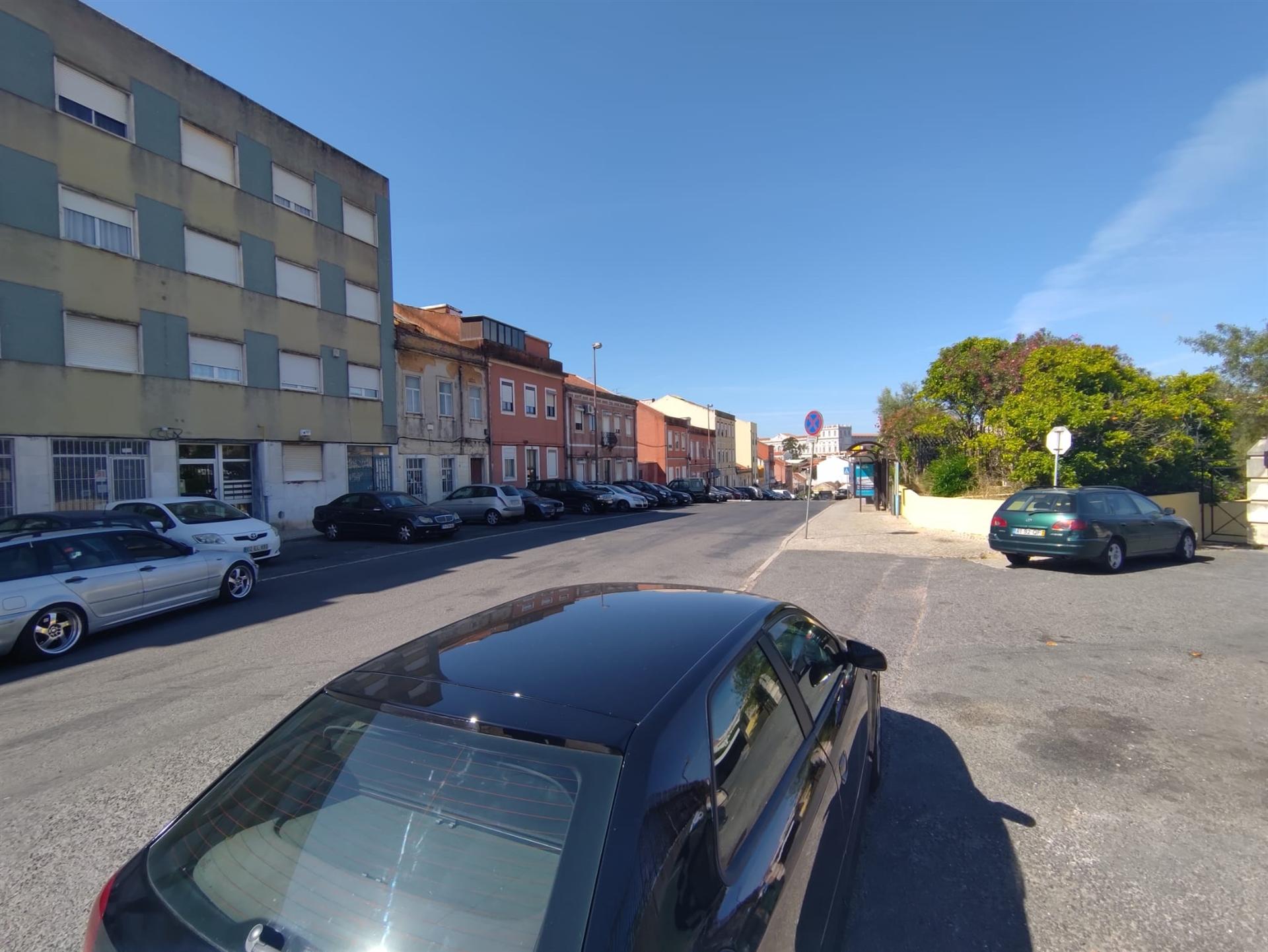 2 MORADIAS T9 NA AJUDA - ALCÂNTARA, LISBOA.
