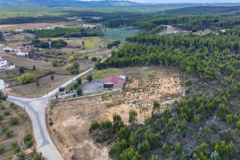 Lote de Terreno para construção 1000 m2.  Inserido em loteamento  para 7 moradias.