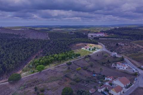 Lote de Terreno para construção 1000 m2.  Inserido em loteamento  para 7 moradias.