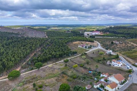Lote de Terreno para construção 1000 m2.  Inserido em loteamento  para 7 moradias.