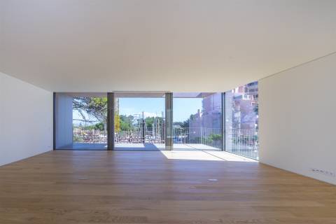 Apartamento T3 no The Coral com Varanda e 3 Lugares de Garagem na Gandarinha - Cascais