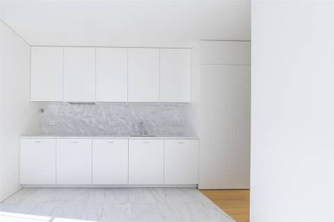 Apartamento T3 no The Coral com Varanda e 3 Lugares de Garagem na Gandarinha - Cascais