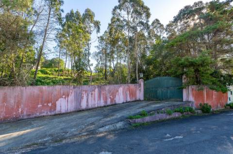 Lote de terreno urbano, junto ao belas Clube de Campo