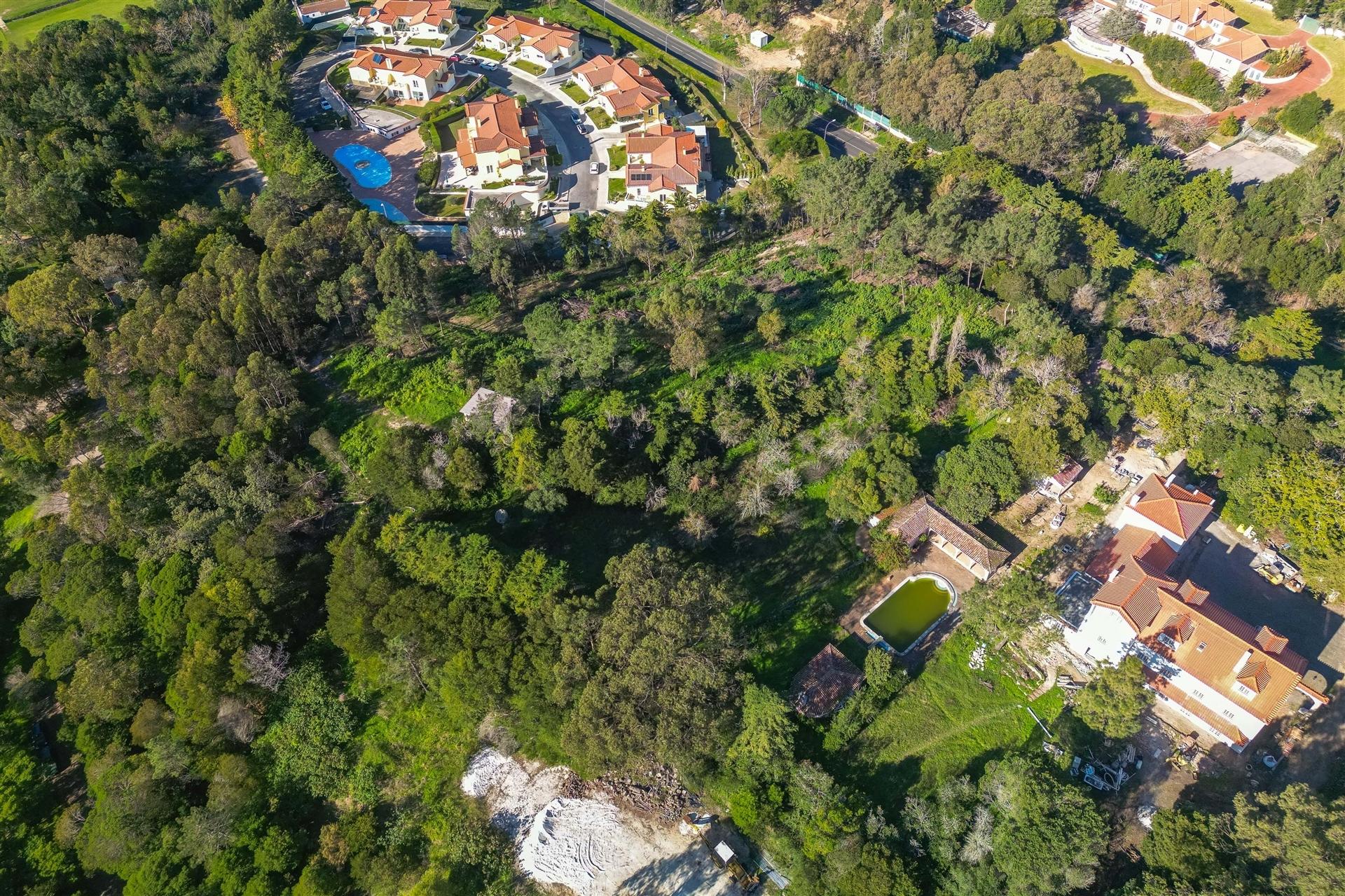Lote de terreno urbano, junto ao belas Clube de Campo