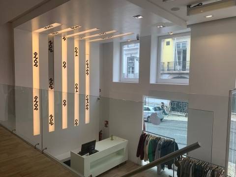 Loja e sobreloja em Zona Prime na Rua do Alecrim, Chiado, Lisboa.
