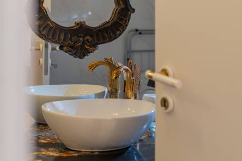 Apartamento T0 Elegante e Totalmente Equipado no Coração da Misericórdia, Lisboa  ​​​​​​​Remodelado
