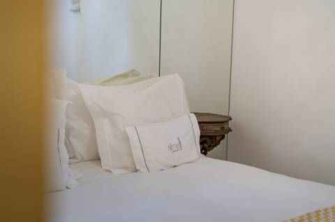 Apartamento T0 Elegante e Totalmente Equipado no Coração da Misericórdia, Lisboa  ​​​​​​​Remodelado