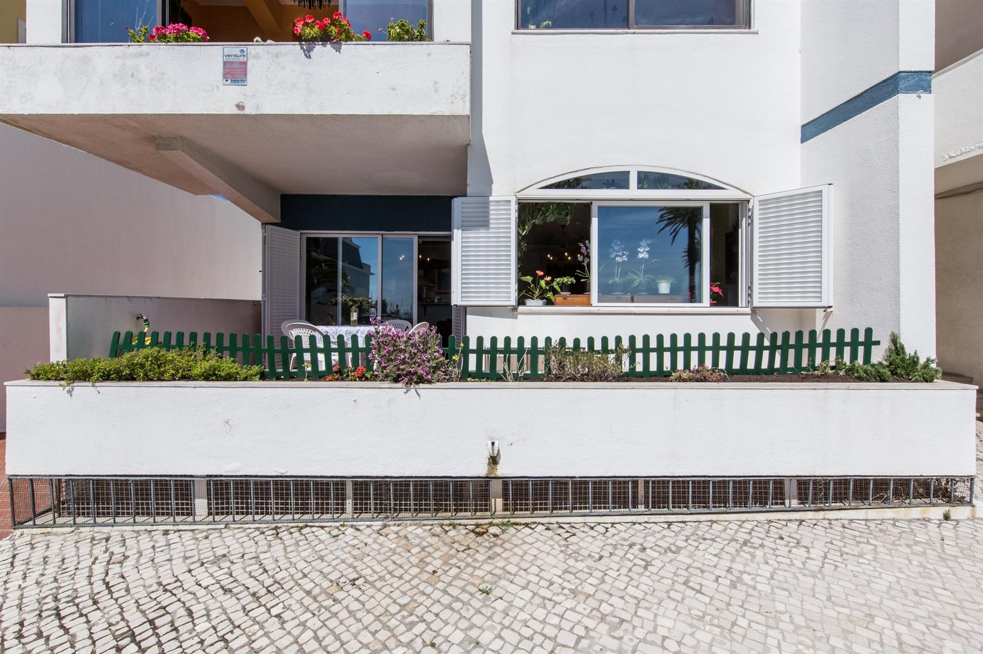 Apartamento 4 assoalhadas a 2 min a pé da praia Do Tamariz.