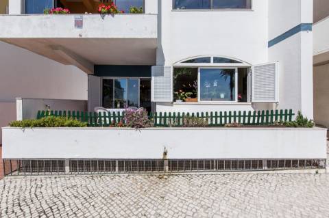 Apartamento 4 assoalhadas a 2 min a pé da praia Do Tamariz.