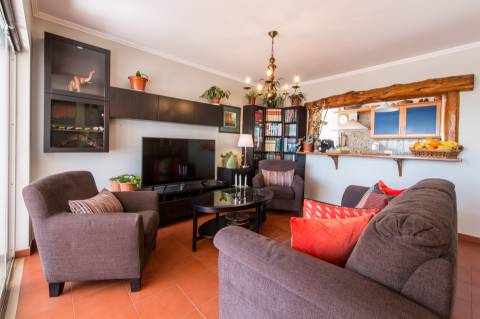 Apartamento 4 assoalhadas a 2 min a pé da praia Do Tamariz.