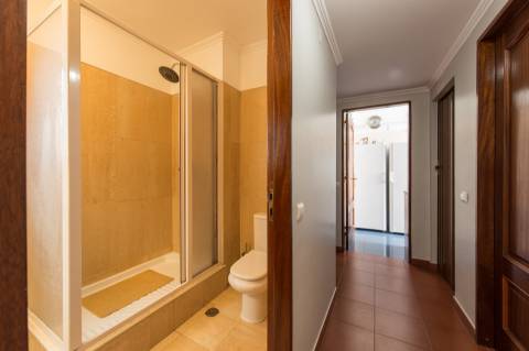 Apartamento 4 assoalhadas a 2 min a pé da praia Do Tamariz.