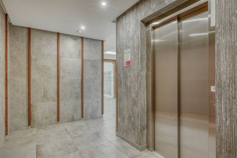 Apartamento T3 + 1 Duplex no Centro de Carcavelos - Cascais