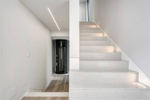 Moradia T4 de luxo com elevador, a estrear no Estoril.