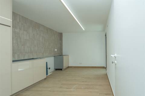 Moradia contemporânea isolada T4 com piscina, a 5 minutos da Praia do Guincho