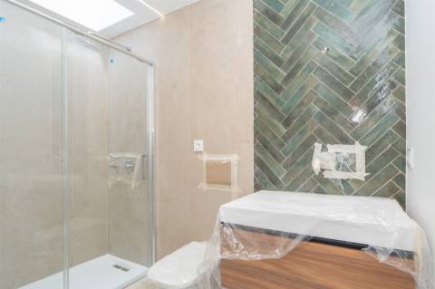 Moradia contemporânea isolada T4 com piscina, a 5 minutos da Praia do Guincho