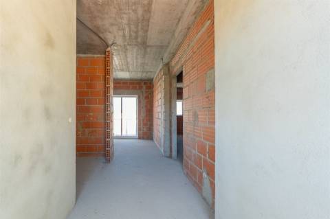 Moradia T4 em Construção em Vale Flores - Feijó Almada