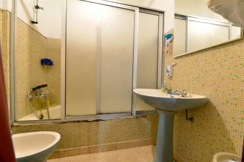 Apartamento T2 para remodelar em Porto Salvo, Oeiras