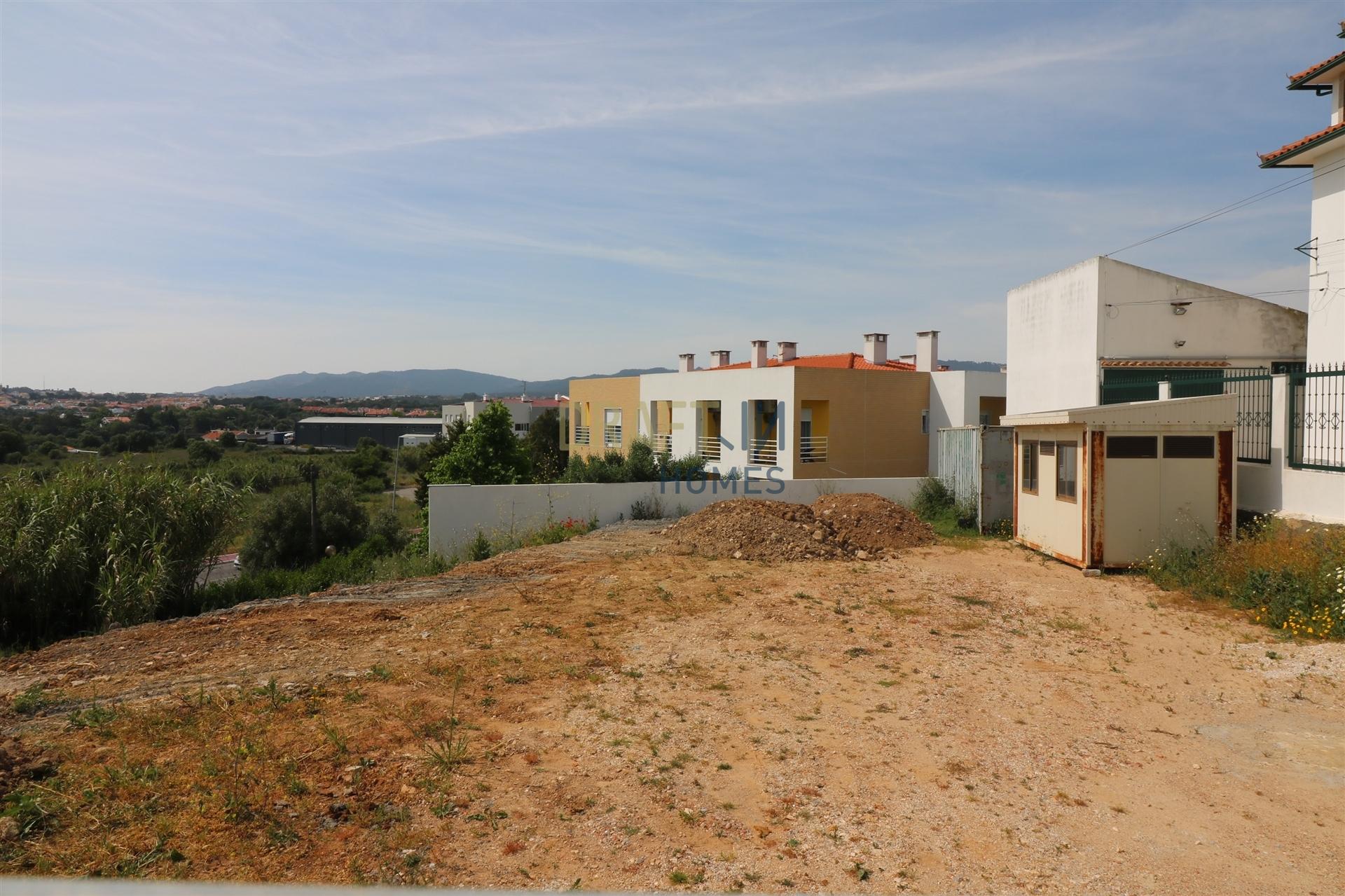 Terrenos ( 2 lotes ) para construção residencial com 623,41 m² em Tires, São Domingos de Rana, Cas
<!DOCTYPE html>
<html lang=