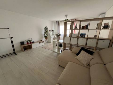 Apartamento T2  para Arrendar no Monte Estoril