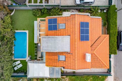 Moradia T4 para arrendar com piscina aquecida em Alcabideche
