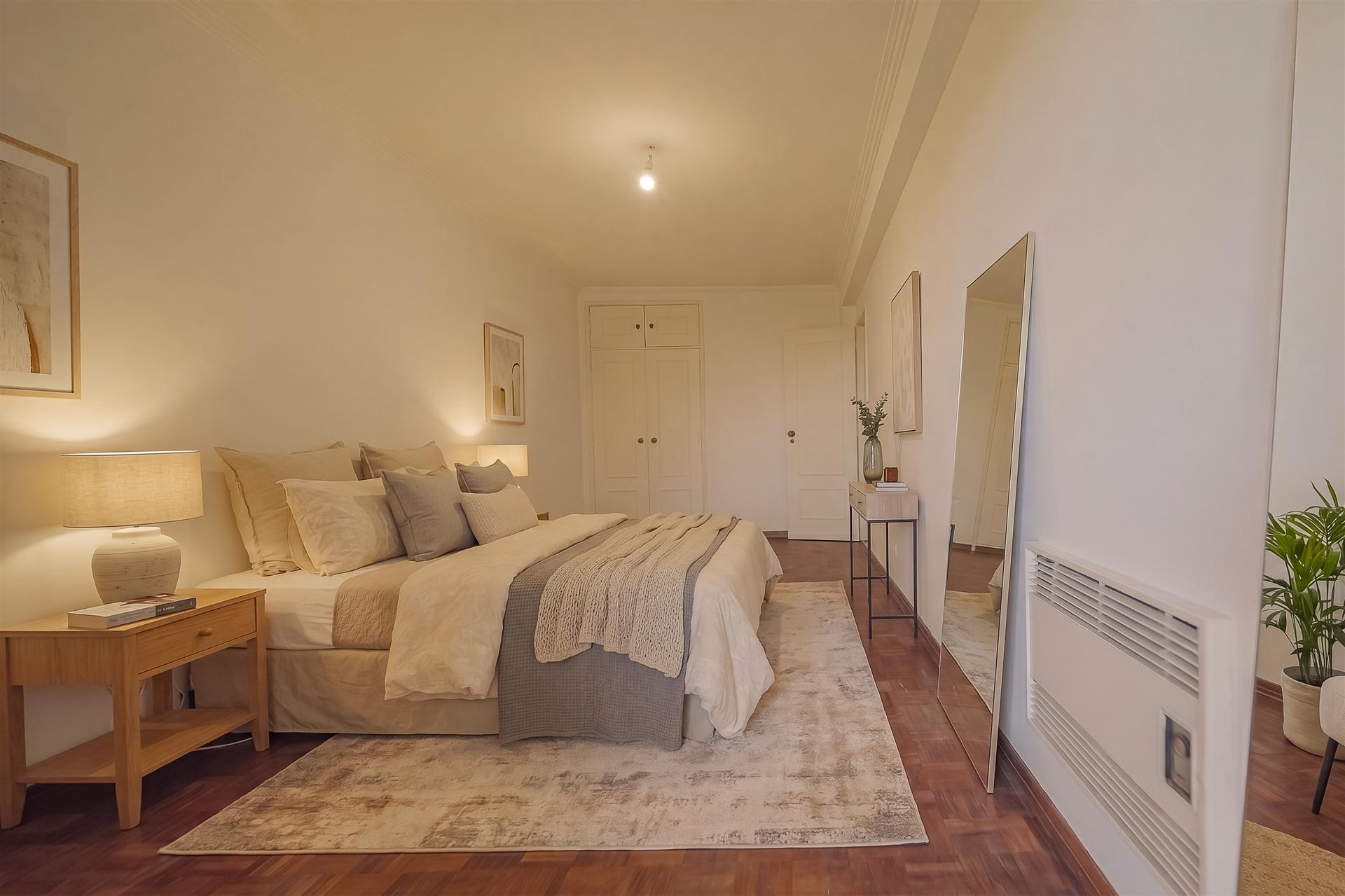 T2 com Vista Mar | Garagem Box | Suite | Lareira | Cascais