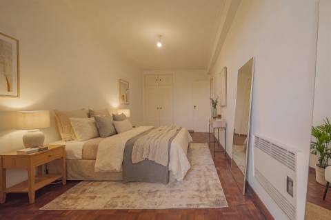 T2 com Vista Mar | Garagem Box | Suite | Lareira | Cascais