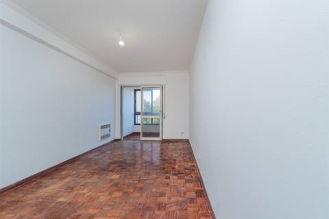 T2 com Vista Mar | Garagem Box | Suite | Lareira | Cascais