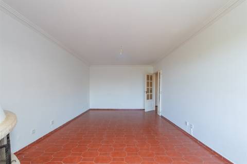 T2 com Vista Mar | Garagem Box | Suite | Lareira | Cascais