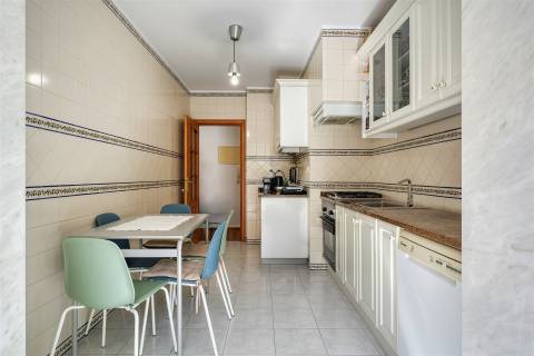 Apartamento T2 na Alameda da Guia, Cascais.