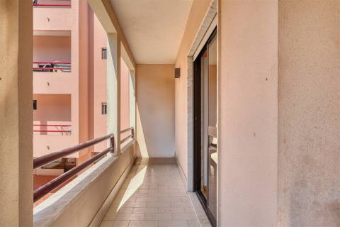 Apartamento T2 na Alameda da Guia, Cascais.