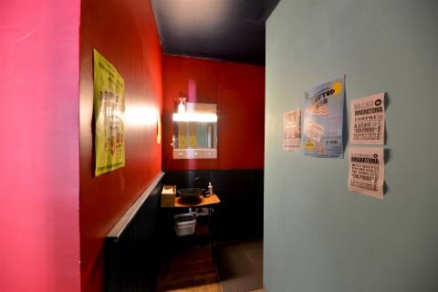 Restaurante Equipado com cerca de 200 m² e Pátio Exterior de 14 m² no Campo de Santa Clara – Junto a