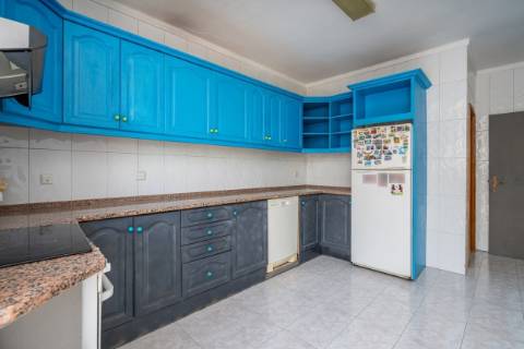 Prédio para habitação e comércio