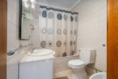 Prédio para habitação e comércio