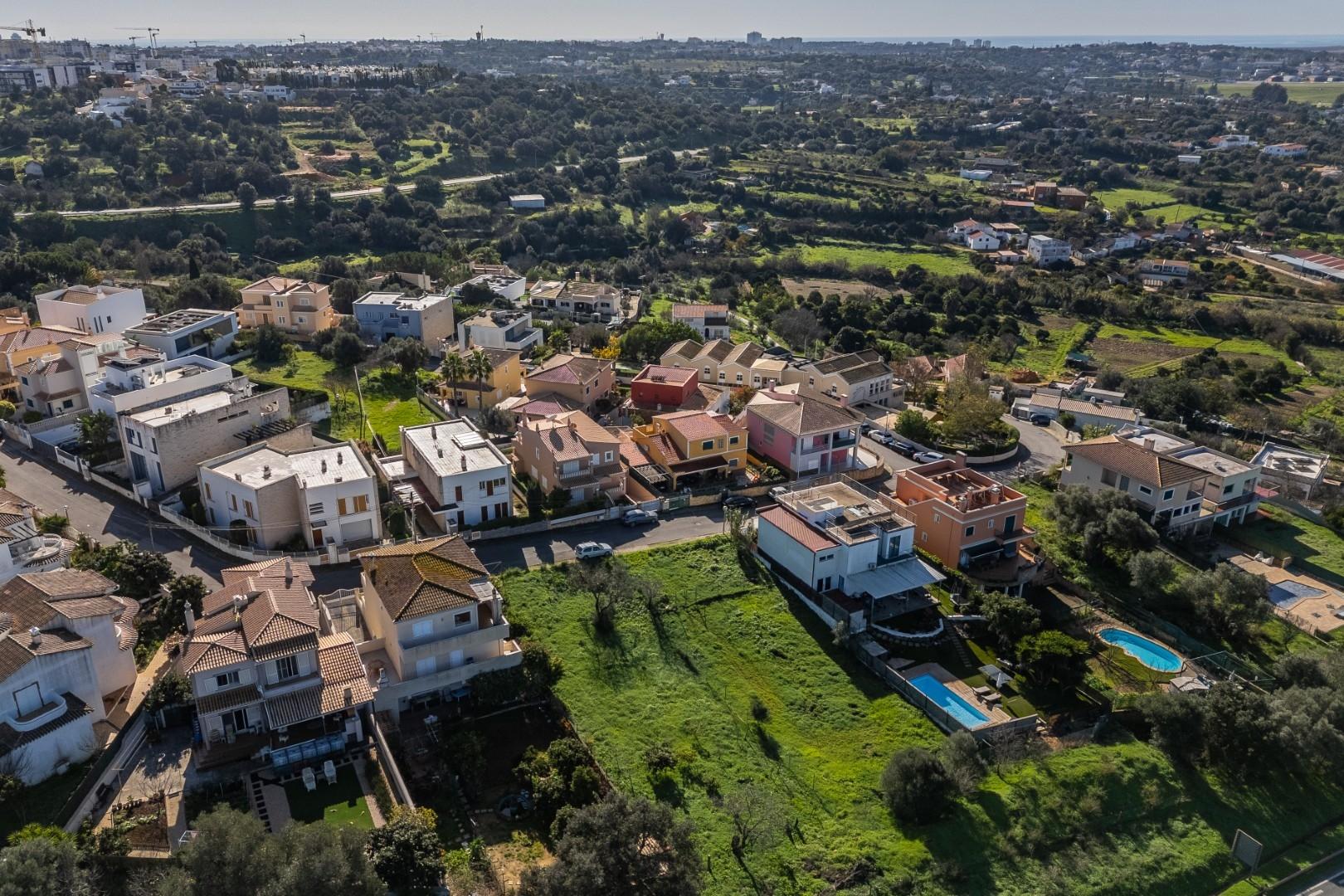 Terreno urbano para moradia