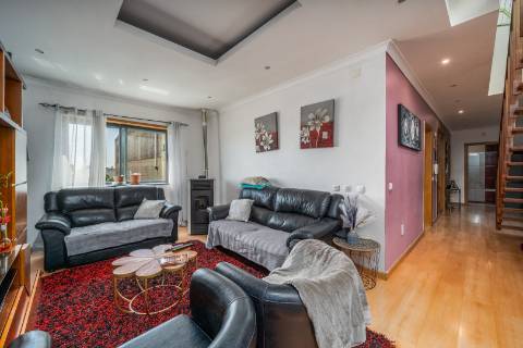 Apartamento T3 em Ermidas Sado