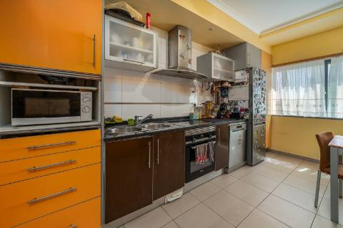 Apartamento T3 em Ermidas Sado