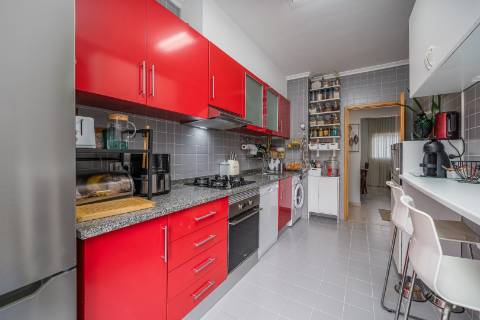 Apartamento T3 com garagem