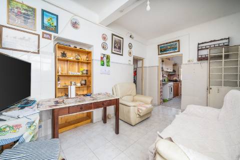 Moradia bifamiliar T5+2 em Portimão