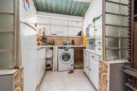 Moradia bifamiliar T5+2 em Portimão