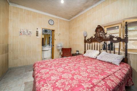 Moradia bifamiliar T5+2 em Portimão