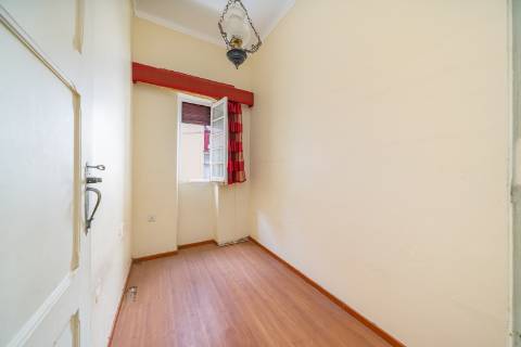 Moradia bifamiliar T5+2 em Portimão