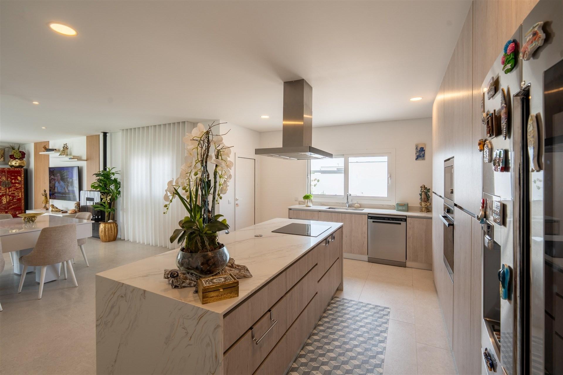 Moradia T4 Térrea de Arquitetura Moderna em Pataias | Alcobaça