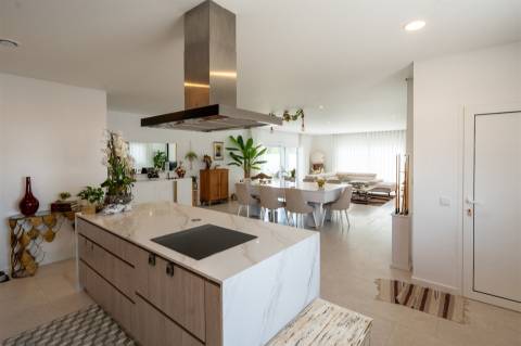 Moradia T4 Térrea de Arquitetura Moderna em Pataias | Alcobaça