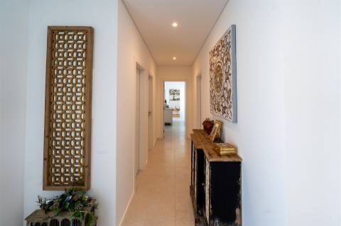 Moradia T4 Térrea de Arquitetura Moderna em Pataias | Alcobaça