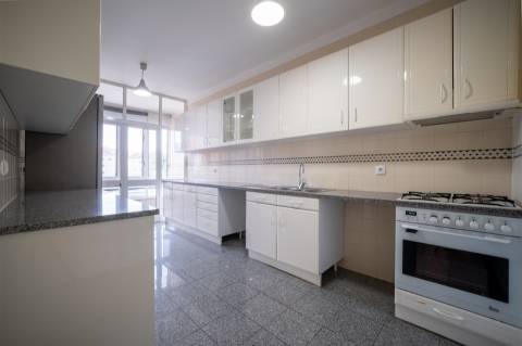Arrenda-se Apartamento T3 em Celas – Coimbra