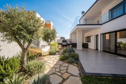Moradia T4 NOVA em Maceira, Leiria