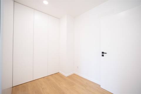 Moradia T4 NOVA em Maceira, Leiria