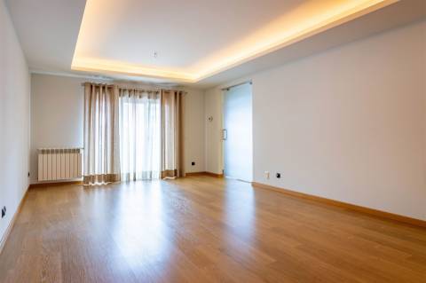 Arrenda-se Apartamento T3 em Cruz d´Areia – Leiria