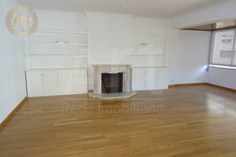 Apartamento T5 Arrendamento em Areeiro,Lisboa
