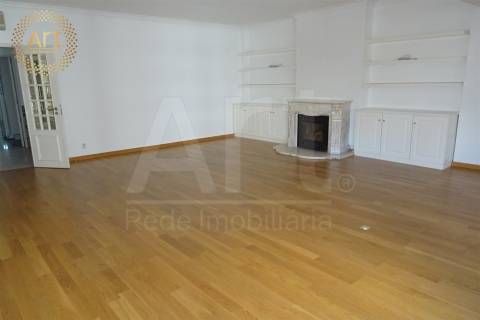 Apartamento T5 Arrendamento em Areeiro,Lisboa